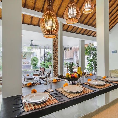 Villa Malou เซมินยัค ภายนอก รูปภาพ