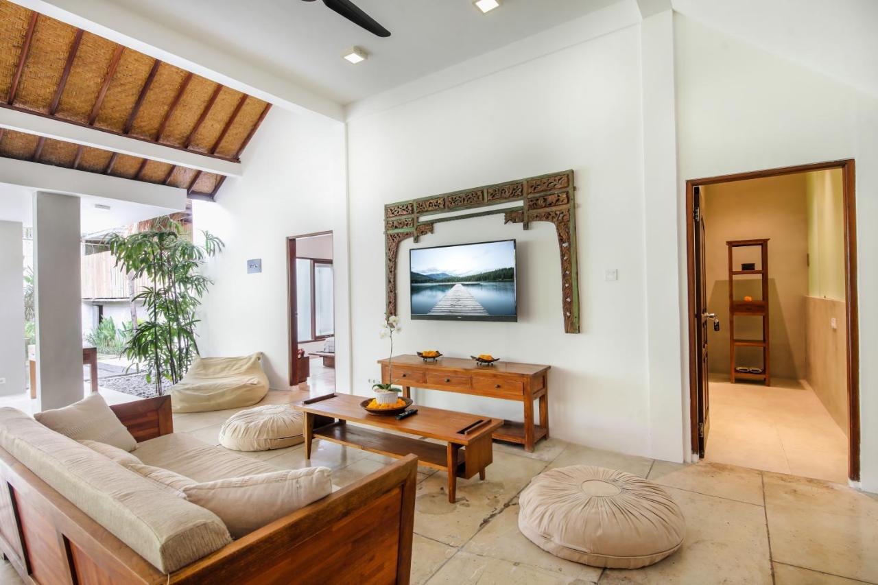 Villa Malou เซมินยัค ภายนอก รูปภาพ