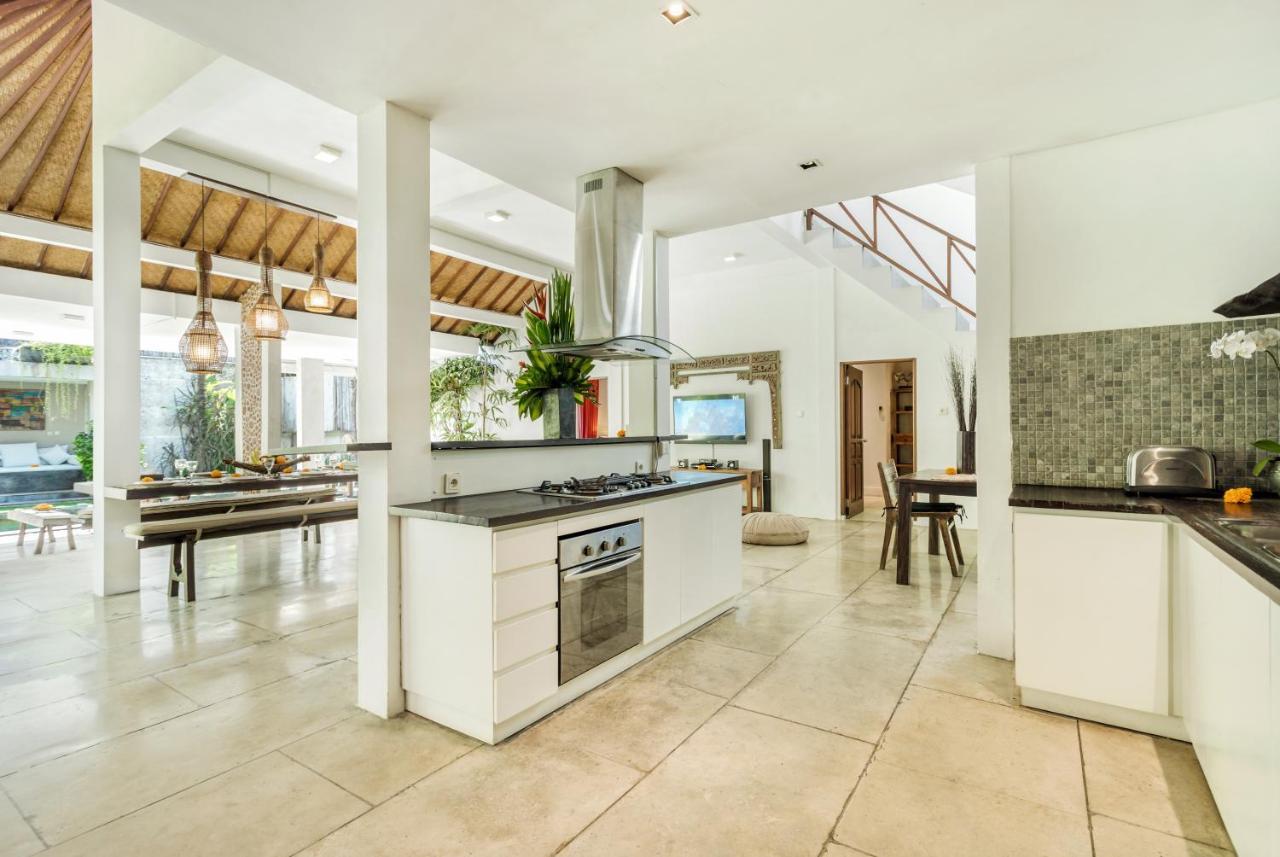 Villa Malou เซมินยัค ภายนอก รูปภาพ
